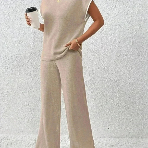 Camel Casual Women's Contrasting Color Drawstring Knitted Set - Picture 5 of 7